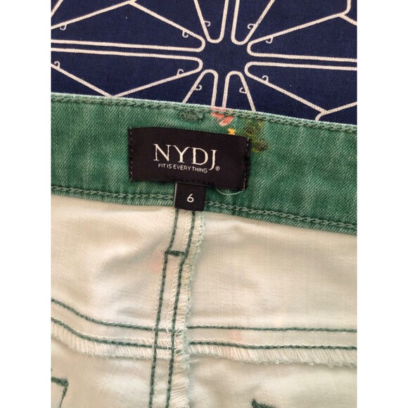 NYDJ PRINT GREEN  6 / 28 FLORAL FLOWER CROP CAPRI MID RISE - Picture 13 of 13